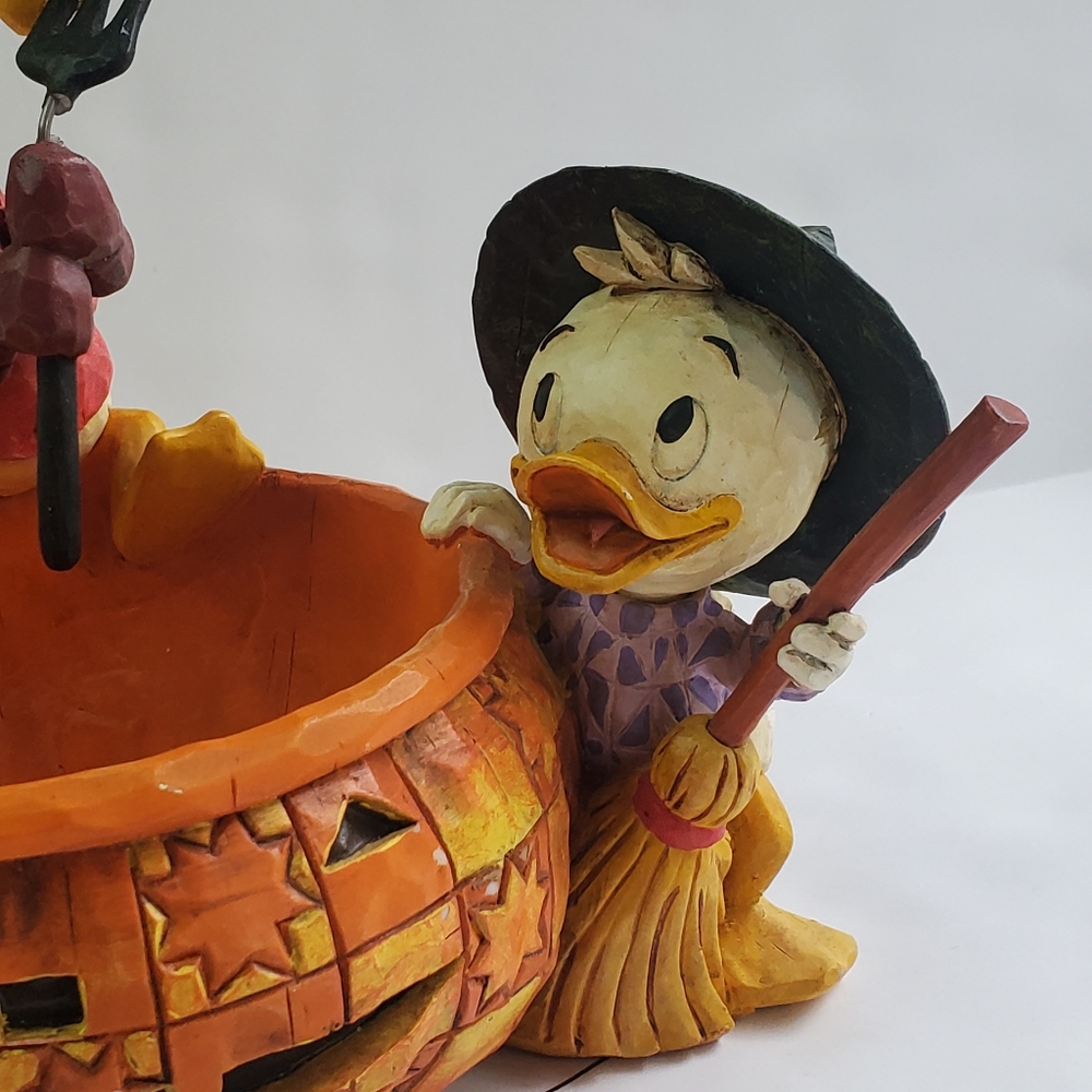 Walt Disney Showcase Collection - Picture 3 of 16